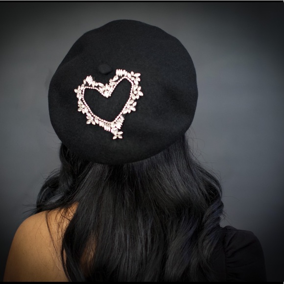 New Black Heart Rhinestones woolen Beautiful casual British painters beret hat - Picture 1 of 9